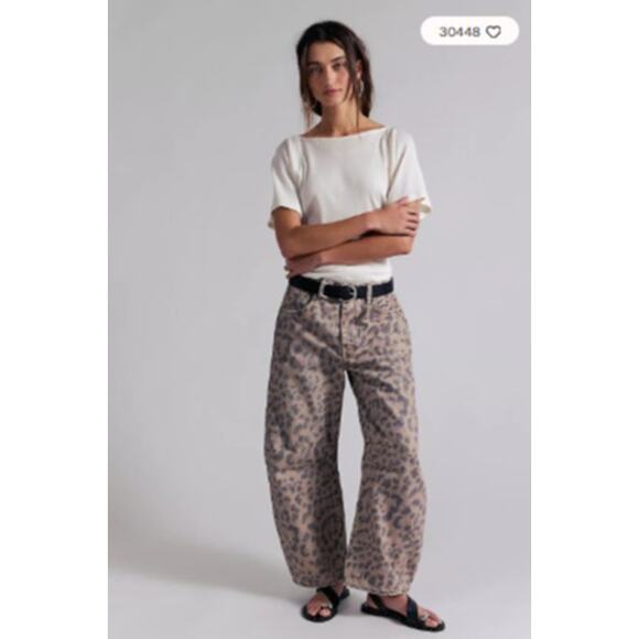 We The Free Denim - NEW! We The Free 'Good Luck' Printed Barrel Jeans in BROWN SUGAR COMBO (28)